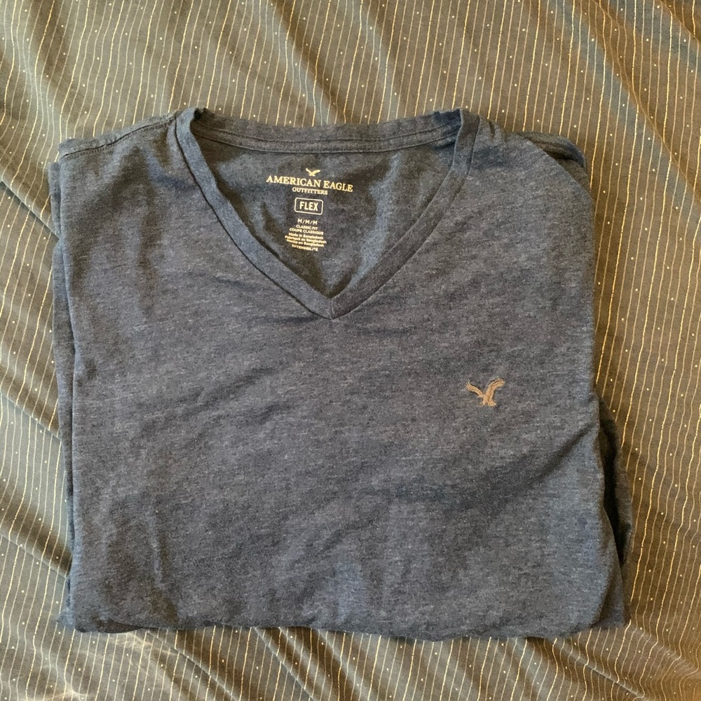 2 American Eagle V-necks